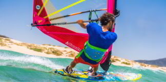 Podstawowe akcesoria każdego amatora windsurfingu
